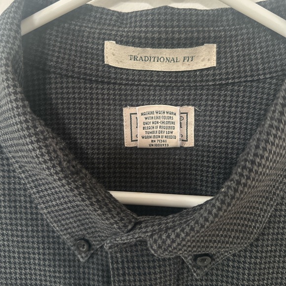 L.L. Bean Houndstooth Flannel Button down Shirt - Picture 3 of 5